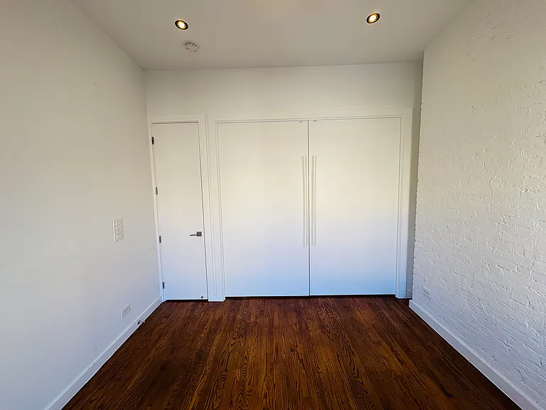 1481 York Ave #PH — Photo 11