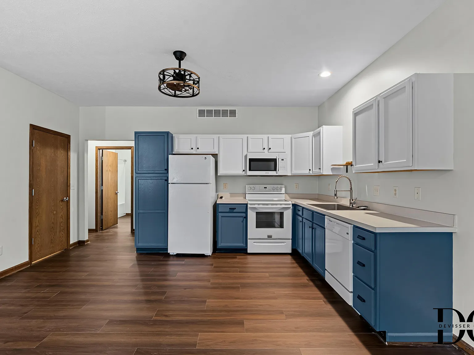 2 bed, 1000 sqft, $1,500 — Photo 2
