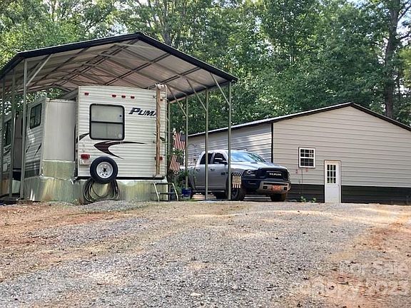 2nd image of 164 Cades Cove Dr