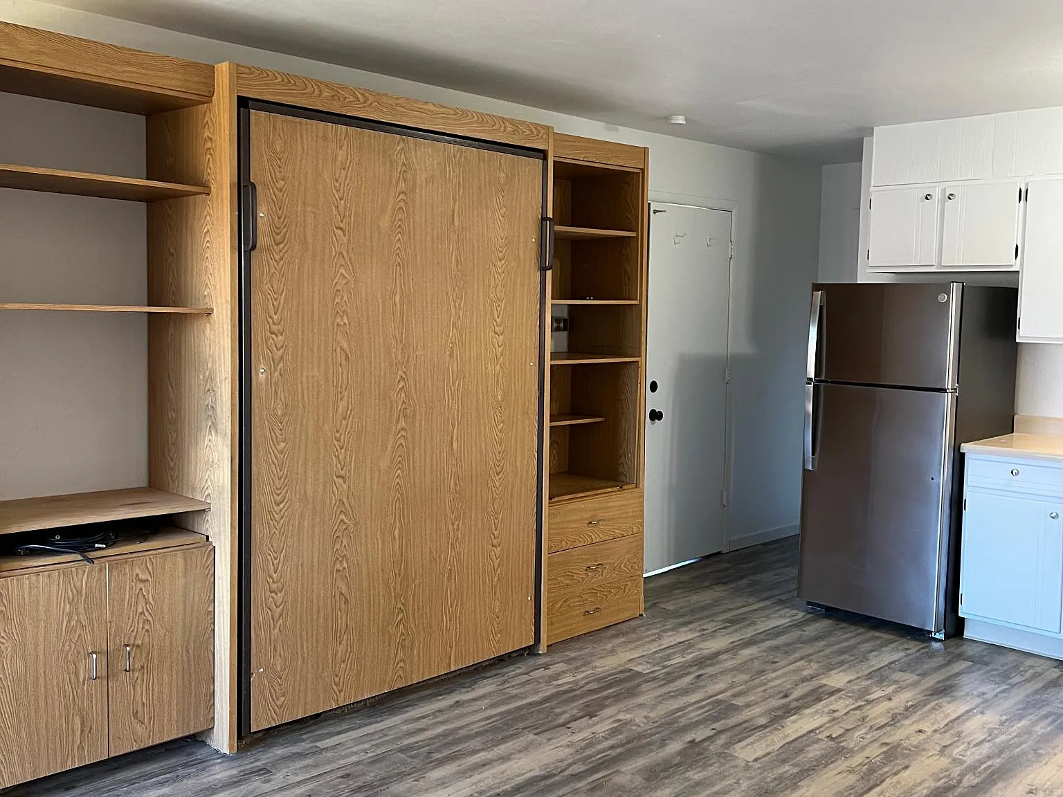 Studio, 500 sqft, $1,975 — Photo 3