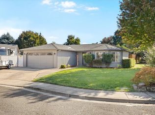 1198 Glengrove Ave, Central Pt, OR 97502