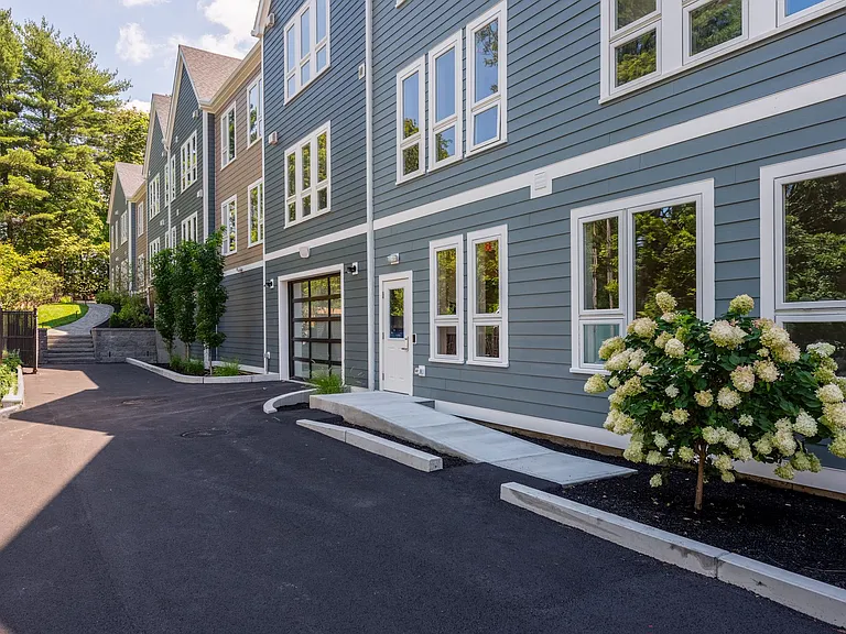 Truslow Residences — Photo 27