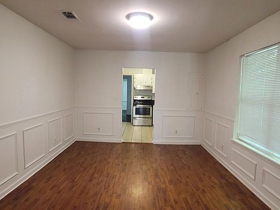 5th image of 843 Dunn St