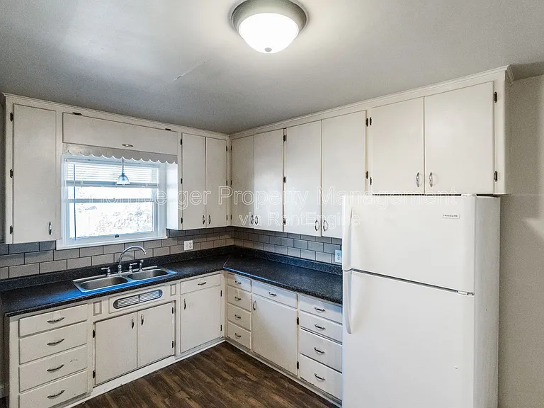 11 E Rich Ave #3 — Photo 4