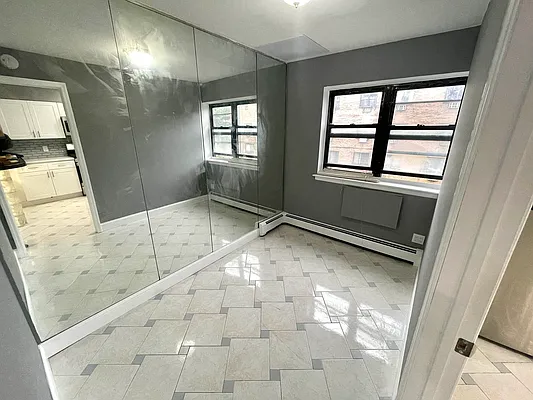 Rented by Amorelli Realty | media 7