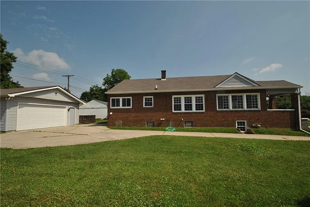 4144 Cornelius Ave photo 1