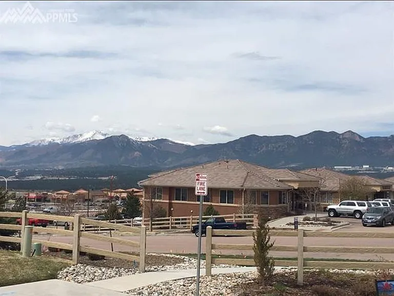 824 Yellow Jasper Point — Photo 25