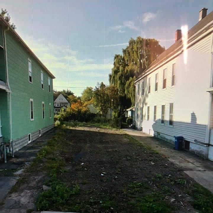 1st image of 215 Winslow Ave