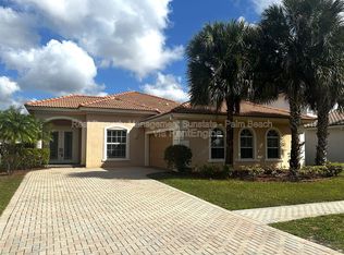 155 Bella Vista Way, Royal Palm Beach, FL 33411