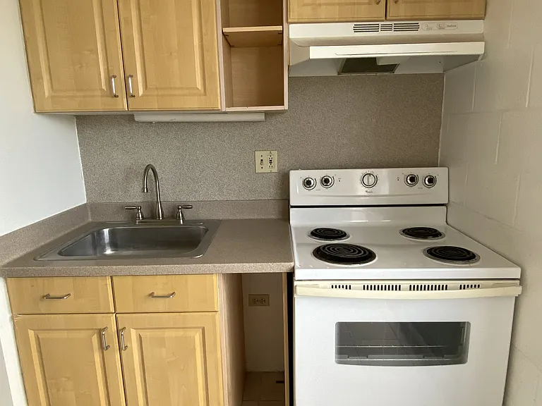 824 Kinau St #401 — Photo 2