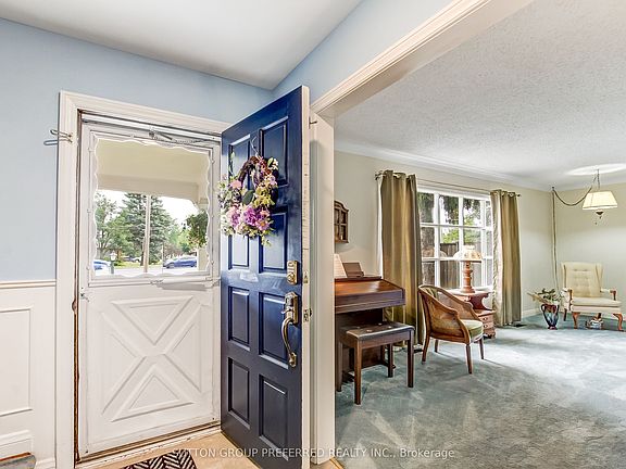3rd image of 603 Commissioners Rd E