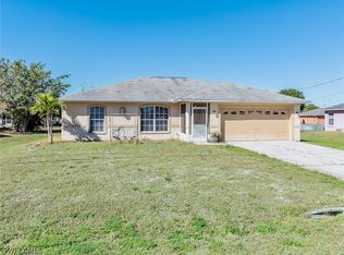 722 Rue Labeau Cir, Fort Myers, FL 33913