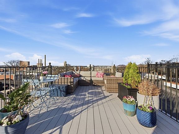 5th image of 362 Bunker Hill St #3