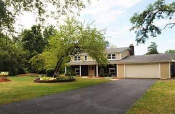 1st image of 25 Lynn Dr