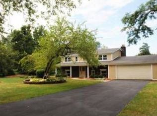 25 Lynn Dr, Hawthorn Woods, IL
