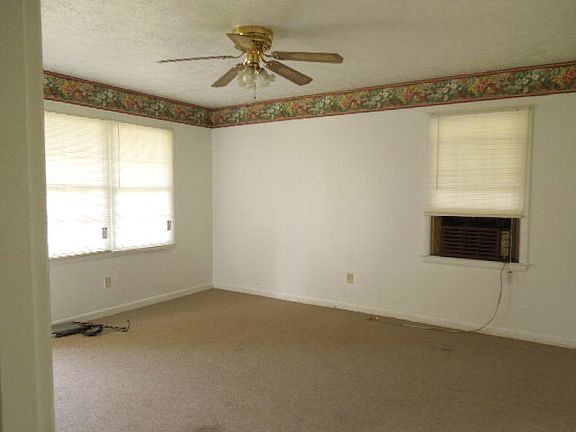 5th image of 204 Wells Dr