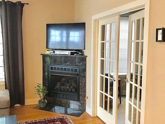 5th image of 1416 W Farwell Ave #2R