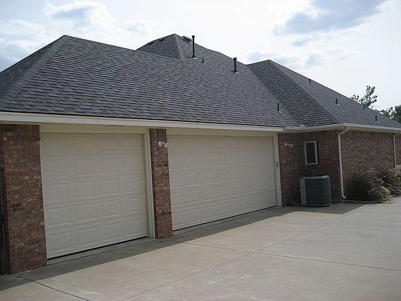 5th image of 10 Tiffany Ln