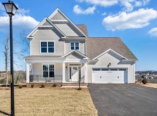 985 Round Meadow Dr, Christiansburg, VA 24073