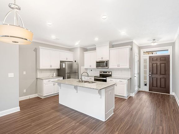 3rd image of 515 Vinings Drive