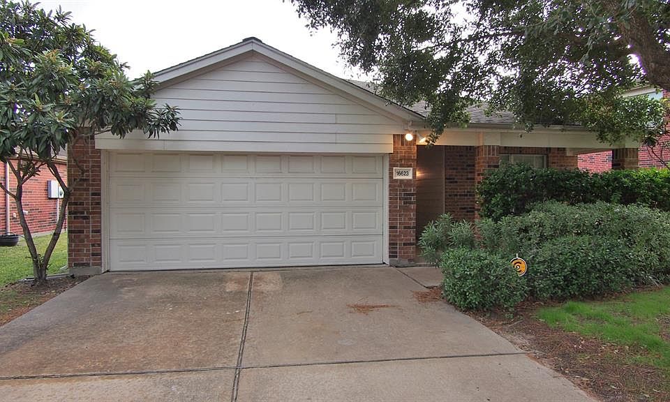 1st image of 16623 Aberdeen Green Dr