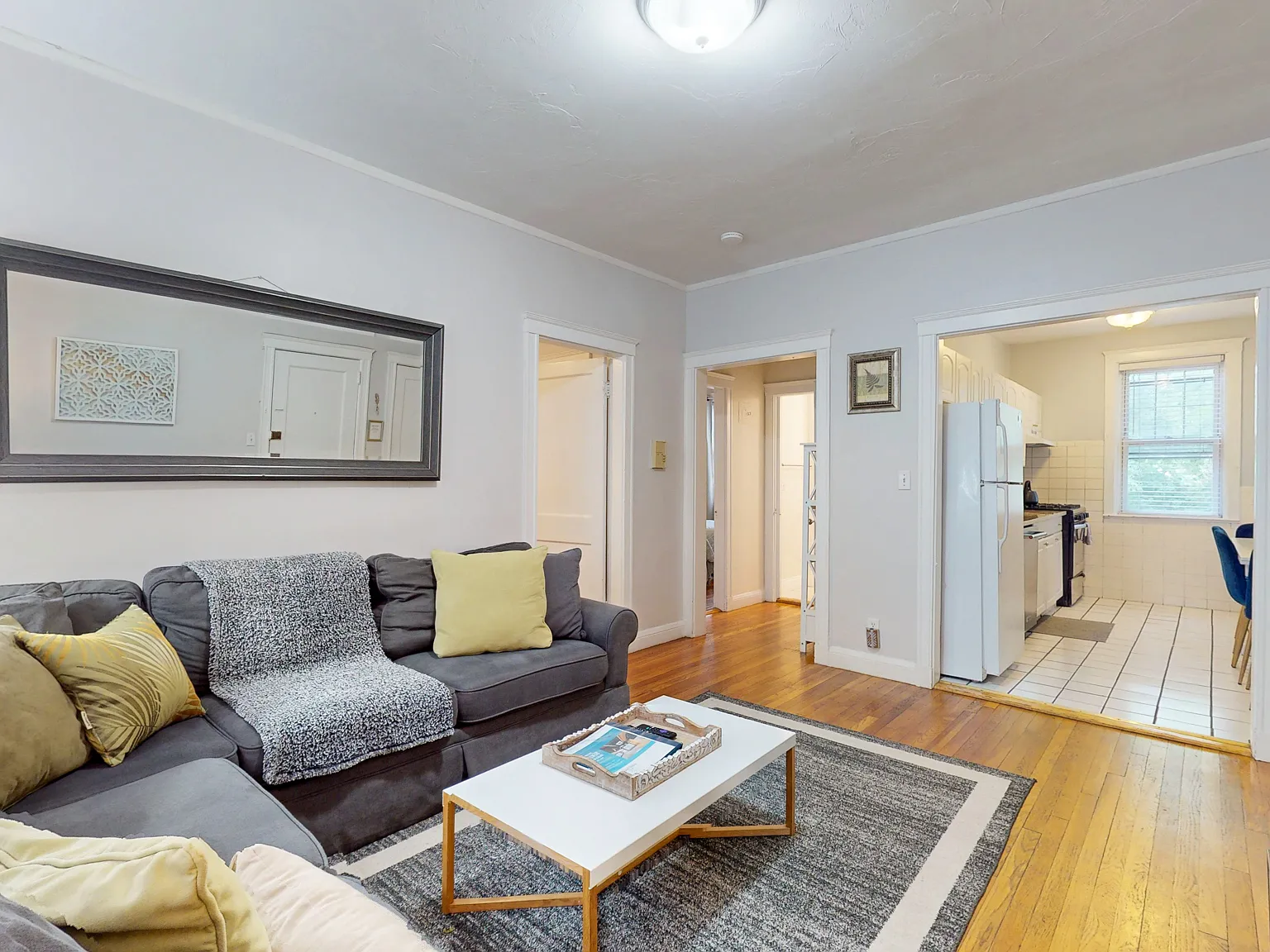2 bed, 700 sqft, $7,350 — Photo 3