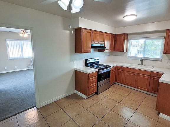 4th image of 6258 Pickering Ave