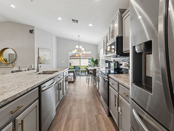 4th image of 7011 Gideon Cir