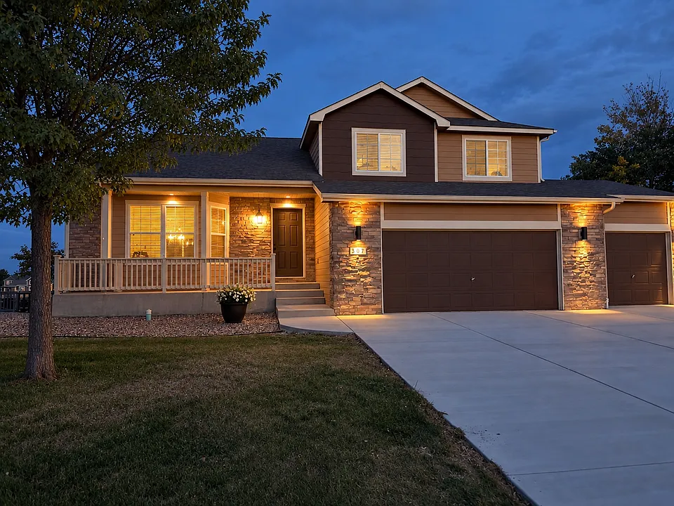 307 Gemstone Ln