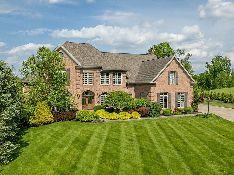 1st image of 245 Lakeview Dr