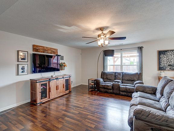 3rd image of 17162 Petersfield Ln