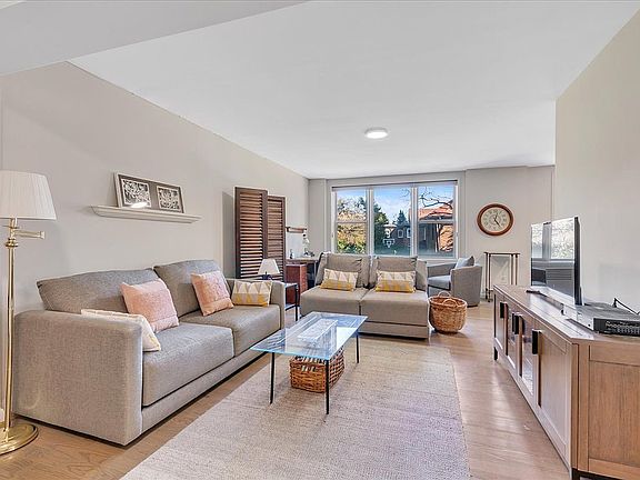 2nd image of 601 Kappock St APT 3N