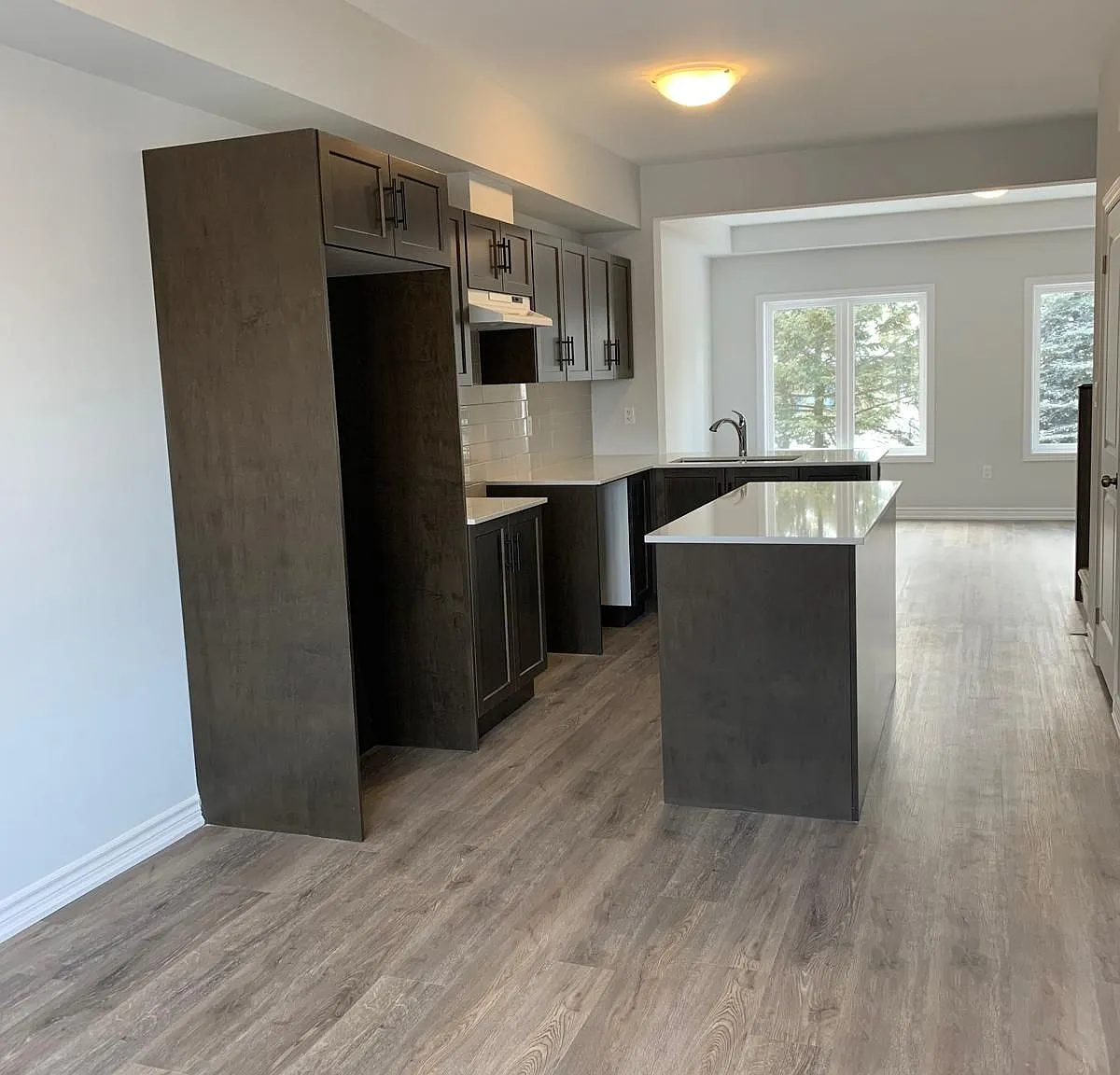 4 bed, $2,650 — Photo 3