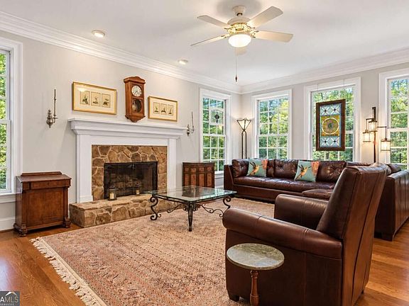 2nd image of 5475 Hampstead Way