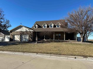 1505 N Alexander St, Hoisington, KS 67544