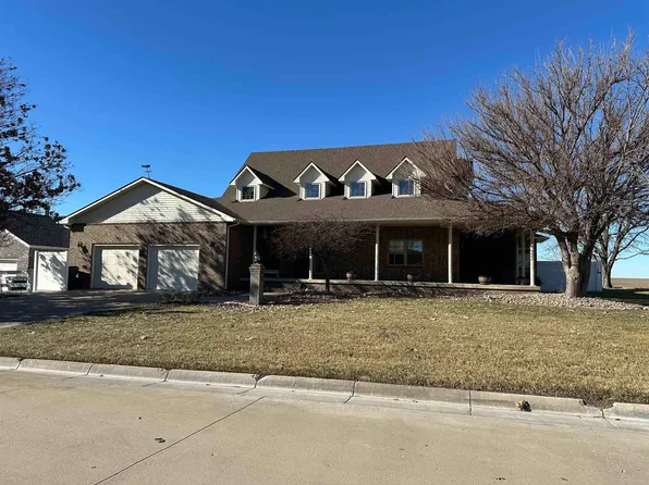 1505 N Alexander St, Hoisington, KS 67544