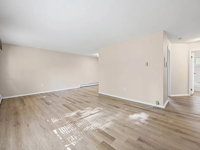 721 Cedarwood — Photo 8