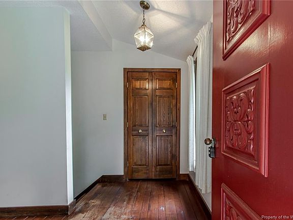 3rd image of 104 Glenwood Dr
