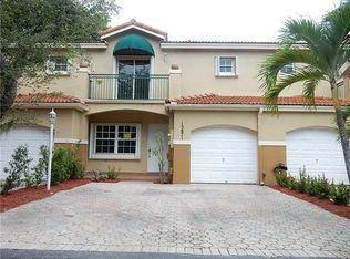 15871 SW 68th Ter, Miami, FL 33193