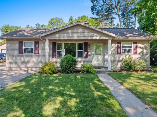 542 Clover Ln, Green Bay, WI 54301