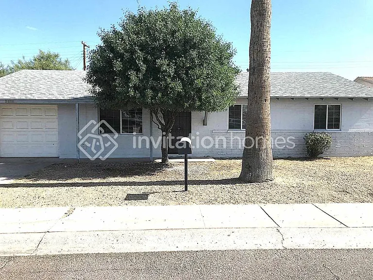 3808 W Glendale Ave — Photo 1