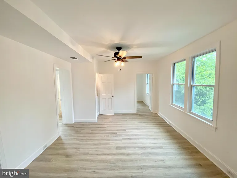 305 Main St #3 — Photo 6