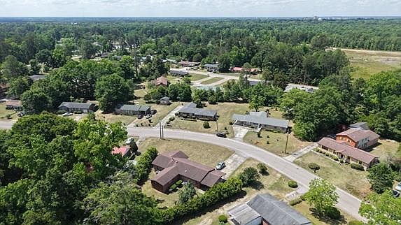 5th image of 741 Cherry Ln
