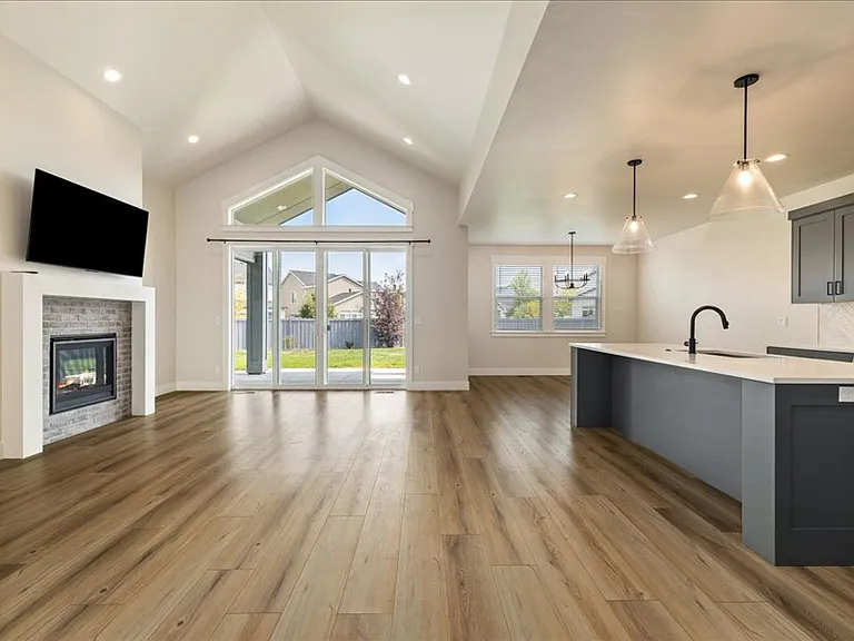 10273 Loneleaf Dr — Photo 8