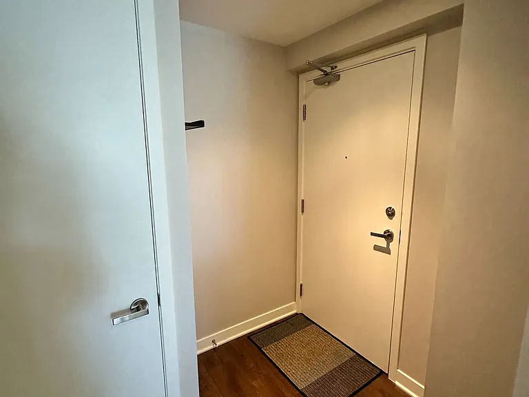 15 Grenville St #2103 — Photo 4
