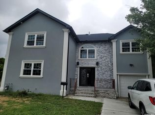 454 Farmranch Rd E, Bethpage, NY 11714