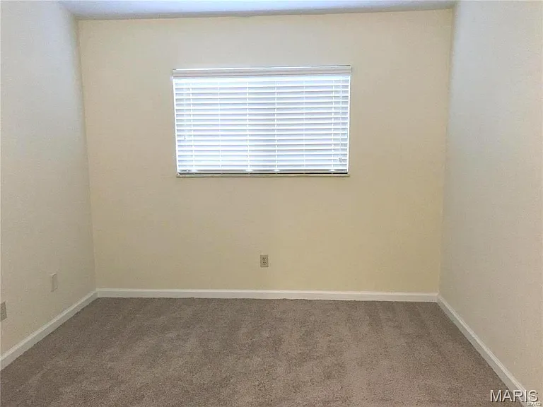 86 Peachtree Ln — Photo 8