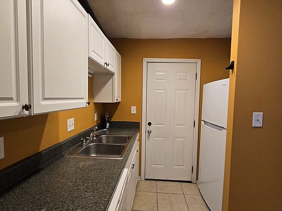 4th image of 6354 Shannon Pkwy Unit 27D