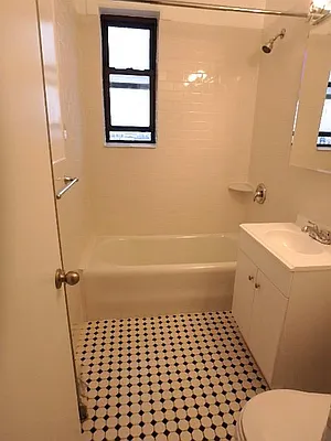 Rented by Level Group | media 28