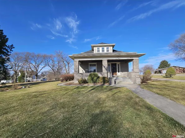 411 N Clark Ave, Sutton, NE 68979